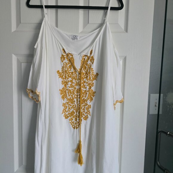 Stunning White & Gold Embroidered Cold-Shoulder Tunic Dress / Beach Cover-Up - Picture 4 of 4